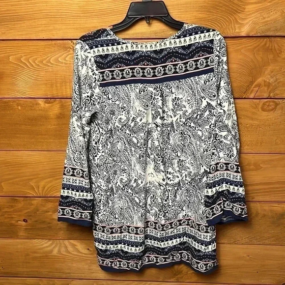 ALTARD STATE Womens LONG SLEEVE SHIRT top blouse Paisley white blue Rayon v-neck - Picture 5 of 8